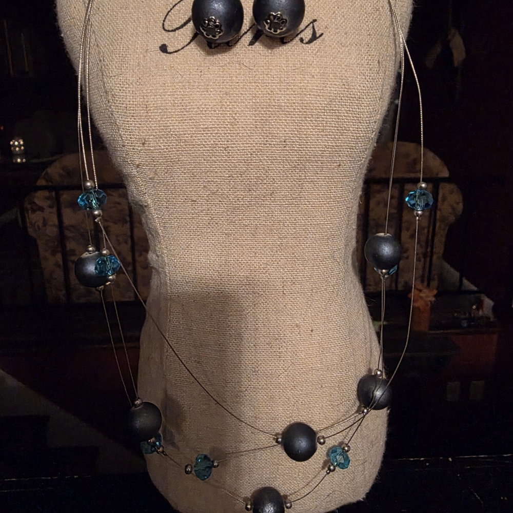 Elegant Black and Blue Beaded Necklace Set